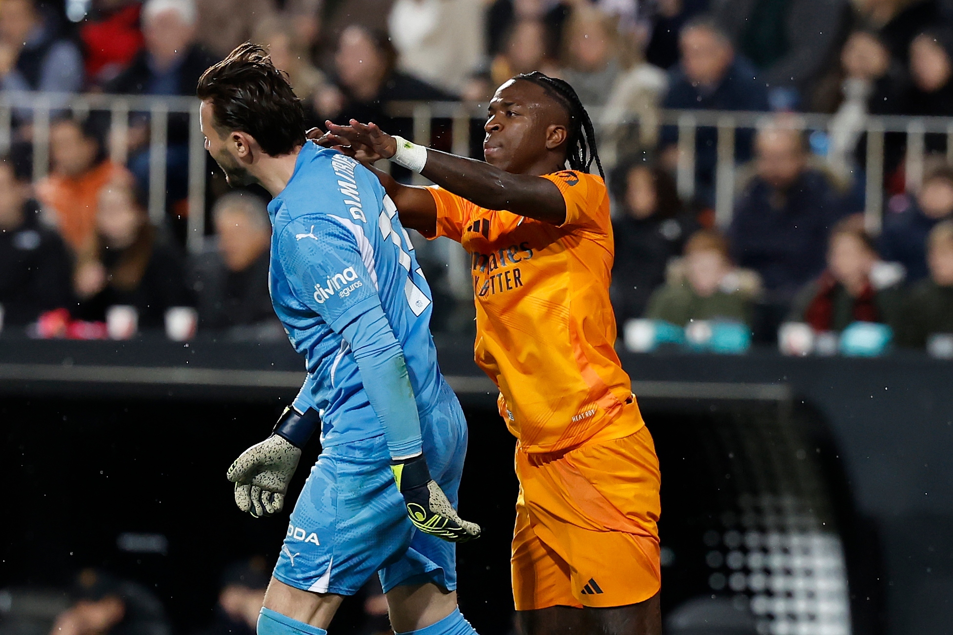 而巴萨则展 而巴萨则展