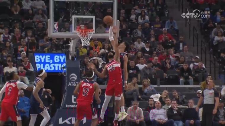 伦纳德33分4断 快船战胜奇才